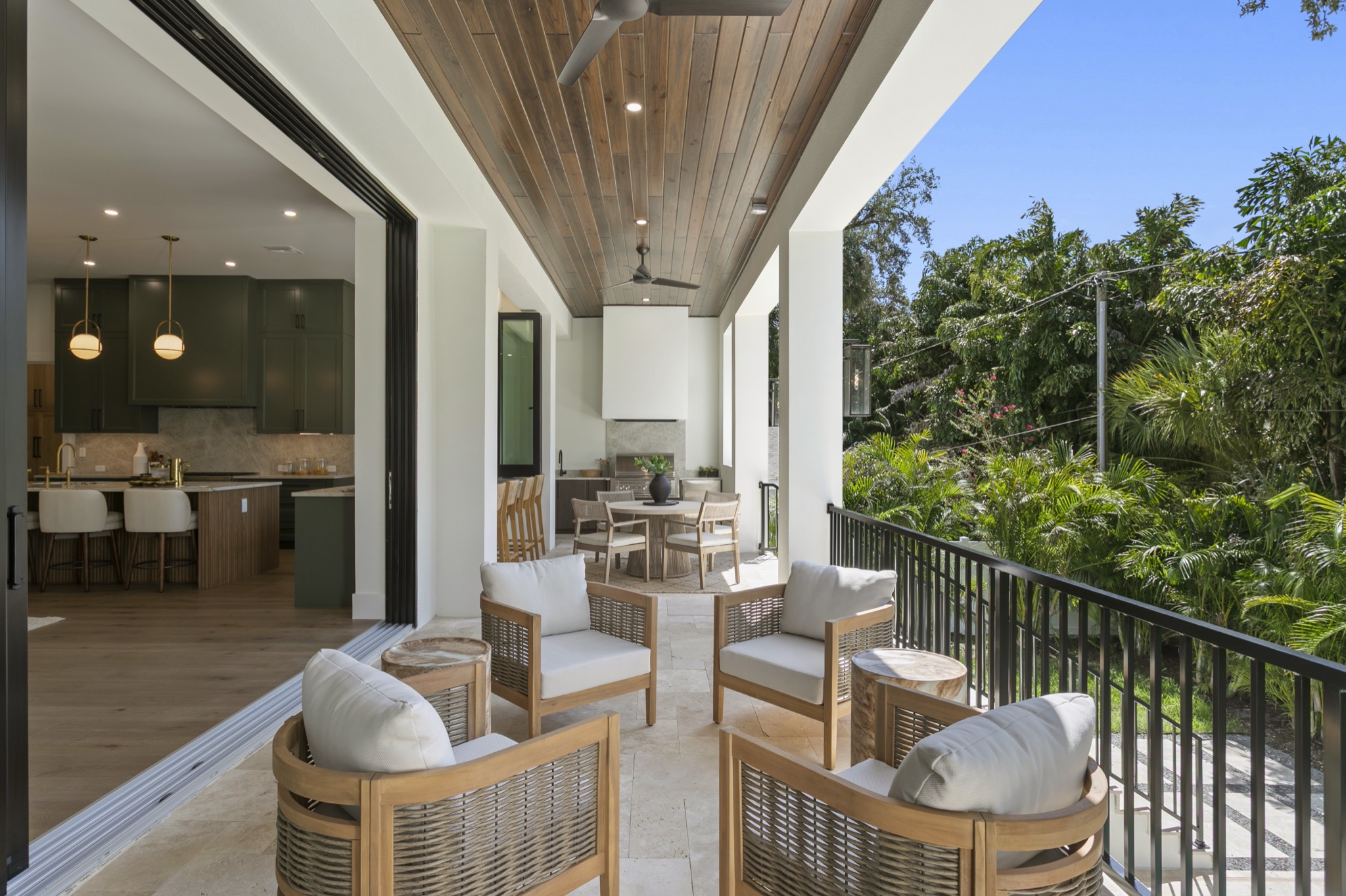 403 S Barbara - Lanai open to the kitchen