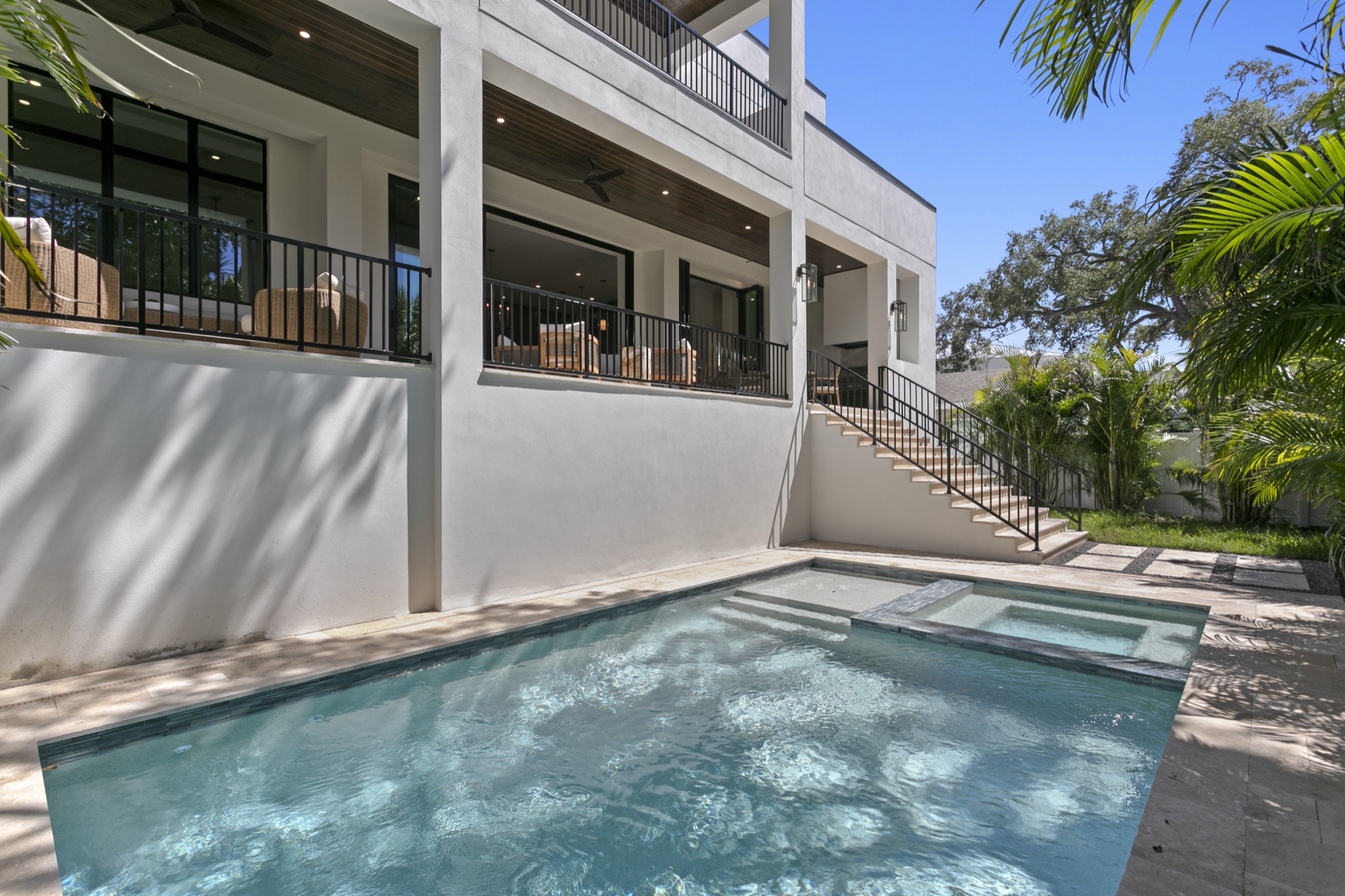 403 S Barbara - Pool and spa