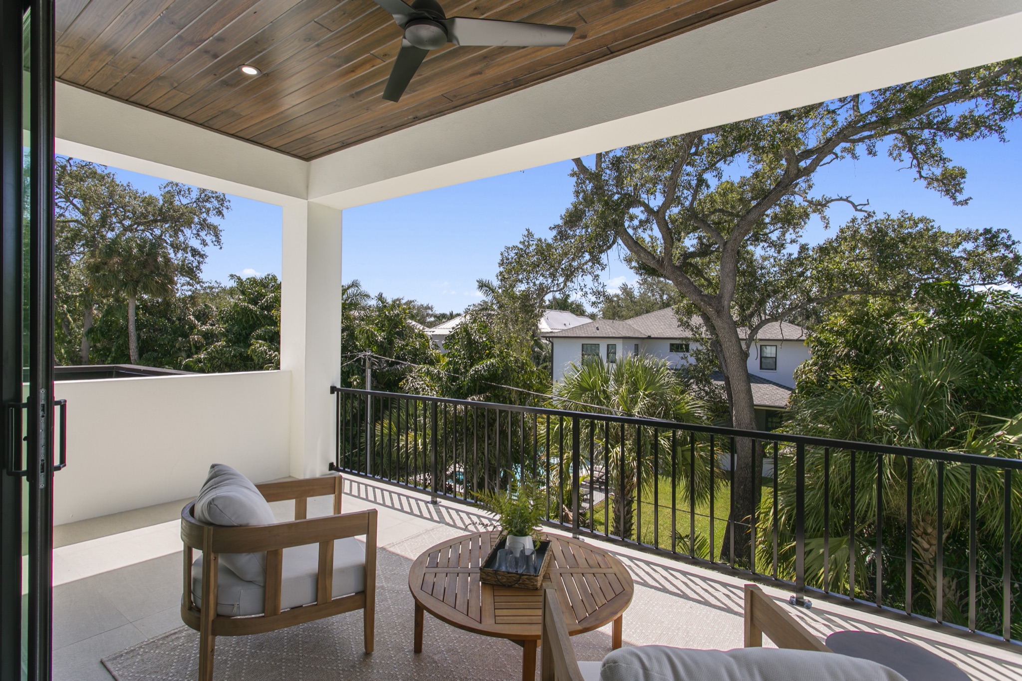 403 S Barbara - Primary balcony