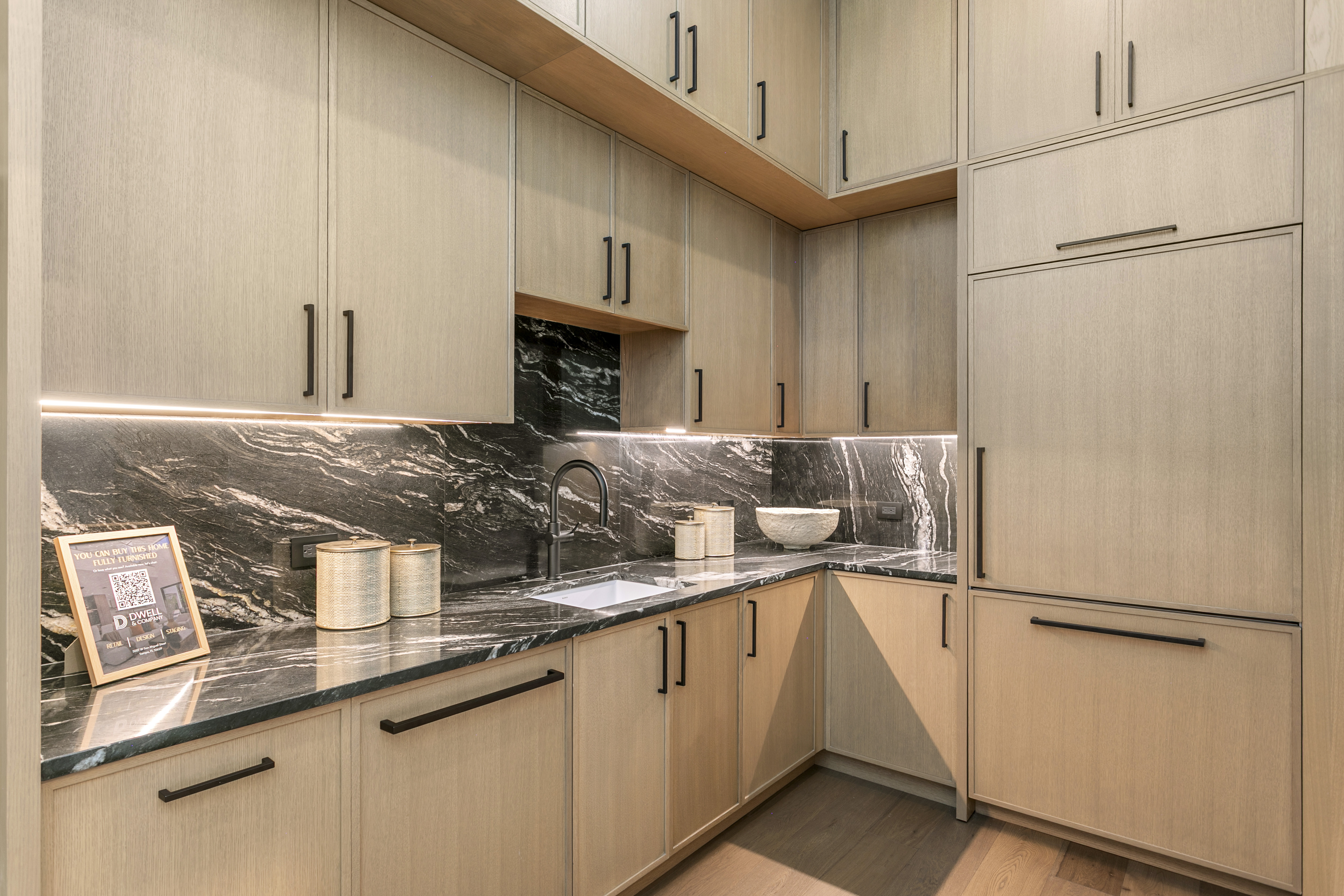 Butlers Pantry / Garage Entry