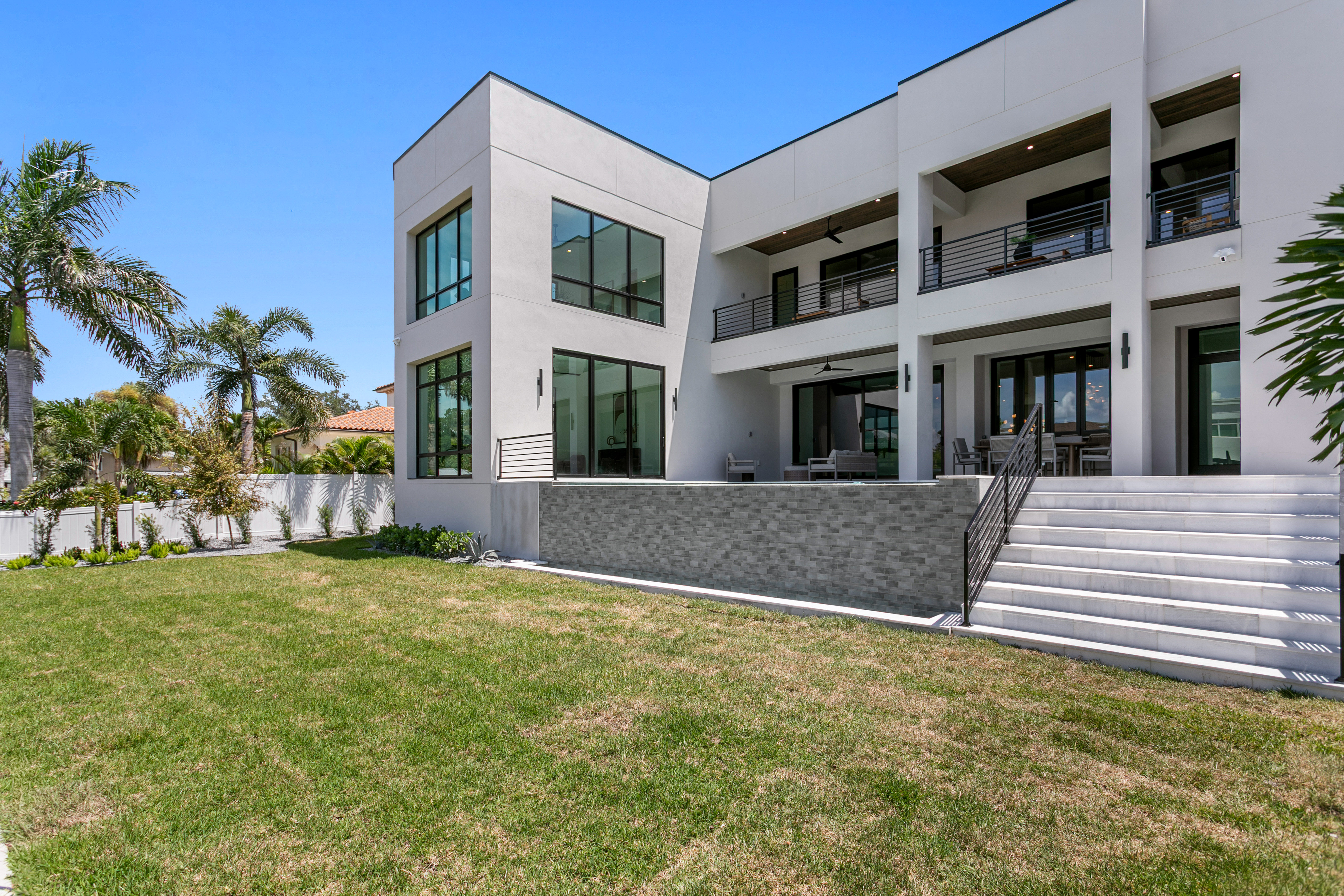 Rear Elevation, Raised Infinity Pool