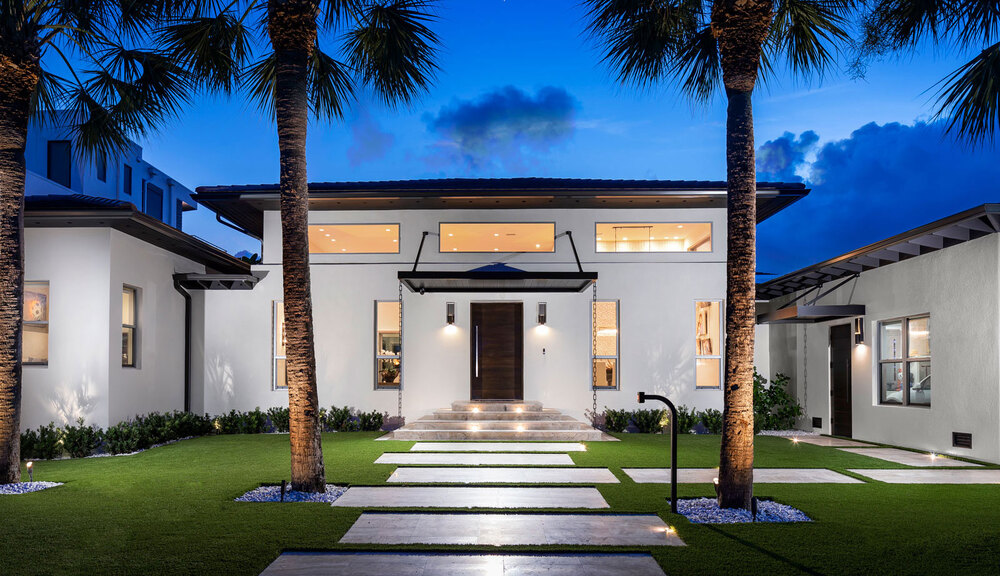 Luxury Homebuilder Guide: Designing a Custom Home for Florida Living