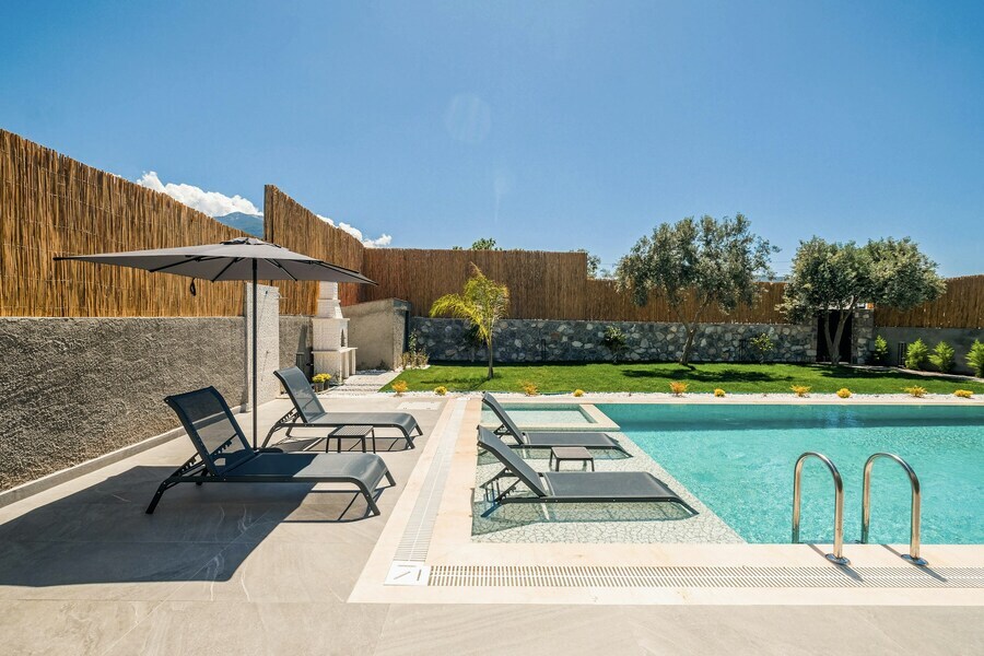 Outdoor Luxury Living